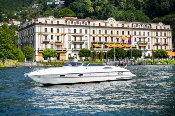 libertas paolo boat lake como boat tour comoboatteam