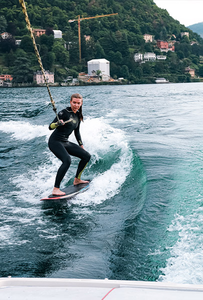 wakesurf-wakeboard-lake-como-comoboatteam